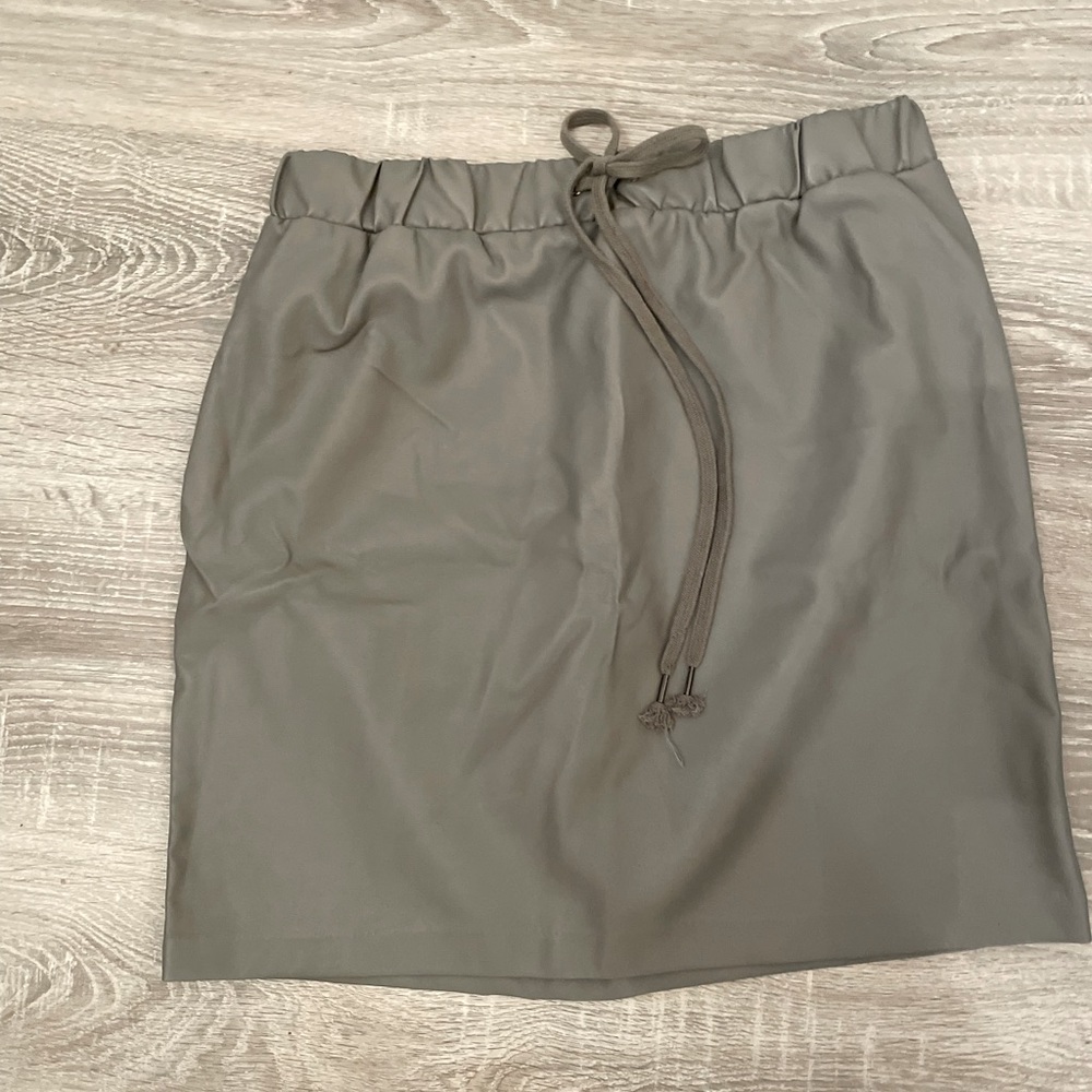 Forever 21 Grey Leather-look Mini Skirt with Tie-waist Size Medium Zara Look